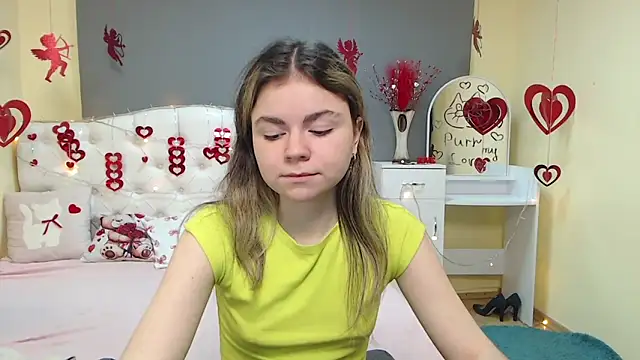 TinaRedly online show from February 10, 7:40 pm