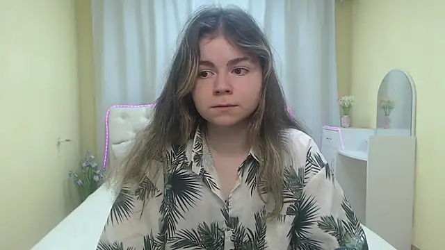 Snapshot of TinaRedly chatting on May 25, 7:09 pm TinaRedly online show from May 25, 7:09 pm