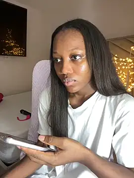 kellya  online show from February 7, 10:46 pm