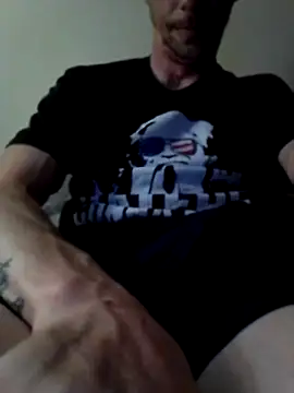 Snapshot of elmerfuddin87 chatting on September 18, 6:37 am elmerfuddin87 online show from September 18, 6:37 am