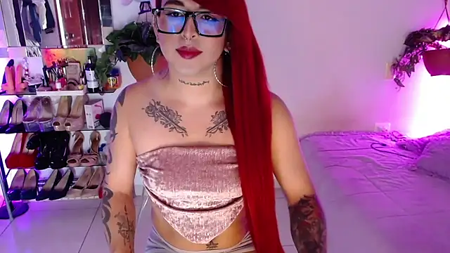 Snapshot of Laveneno_ortiz07 chatting on April 26, 12:30 am Laveneno ortiz07 online show from April 26, 12:30 am