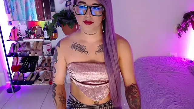 Snapshot of Laveneno_ortiz07 chatting on May 26, 10:50 pm Laveneno ortiz07 online show from May 26, 10:50 pm