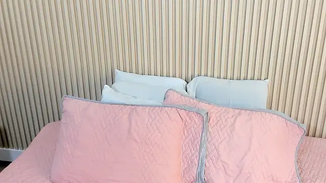 charlottebrowns  online show from November 17, 1:39 pm