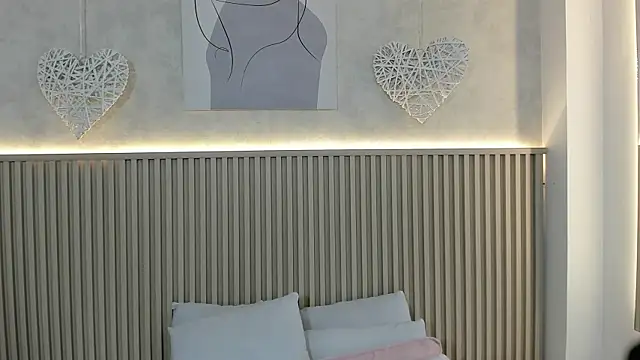 charlottebrowns  online show from April 23, 12:15 pm