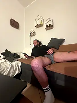 Snapshot of beardo85 chatting on October 27, 10:25 pm beardo85 online show from October 27, 10:25 pm