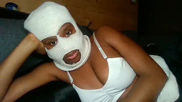 LabelleOnyx online show from March 22, 8:45 pm