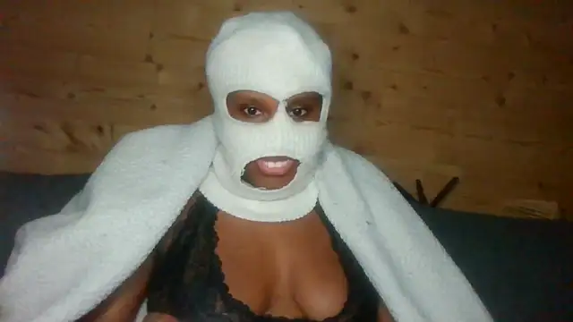 LabelleOnyx online show from April 1, 7:00 pm