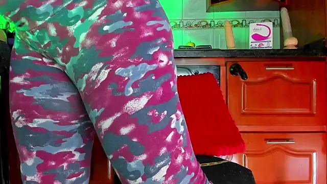 LaureenHills online show from January 15, 8:41 am