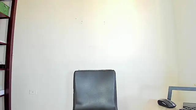 Snapshot of xmissinchesxx chatting on September 10, 9:04 pm xmissinchesxx online show from September 10, 9:04 pm