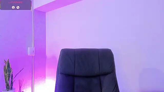 Snapshot of Natt_collins chatting on May 9, 2:39 am Natt collins online show from May 9, 2:39 am