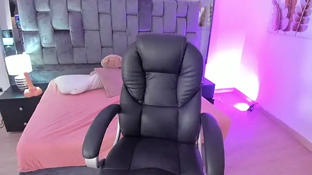 Chloe evans   online show from February 10, 8:53 pm