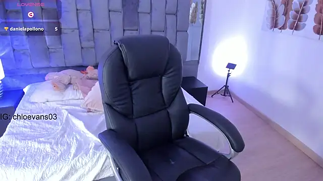 Chloe evans   online show from February 26, 5:39 pm