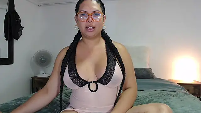 flowerdirtty online show from October 12, 5:45 pm