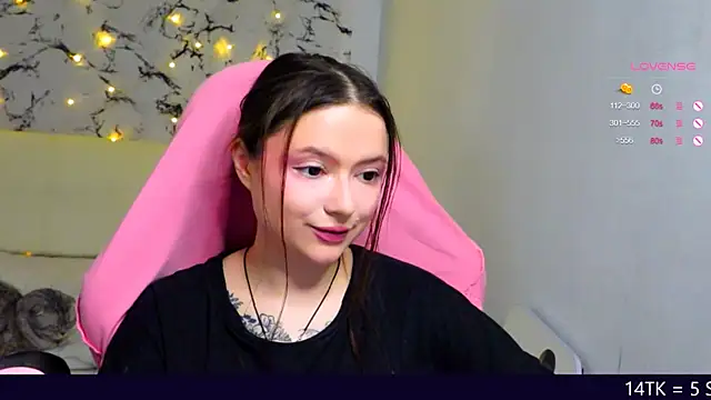 me  hanna online show from March 8, 12:00 am