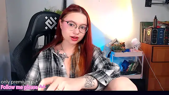 me  hanna online show from September 29, 10:25 pm