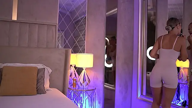 BlairSanders online show from September 19, 6:19 pm