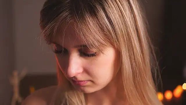 Snapshot of hereandnows_ chatting on December 28, 7:01 pm hereandnows online show from December 28, 7:01 pm