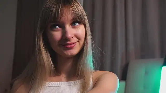 Snapshot of hereandnows_ chatting on January 12, 11:26 pm hereandnows online show from January 12, 11:26 pm