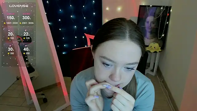 Snapshot of Florence_meow chatting on April 27, 7:50 am Florence meow online show from April 27, 7:50 am