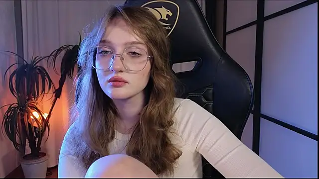 ELLIEJAY online show from January 19, 3:29 am