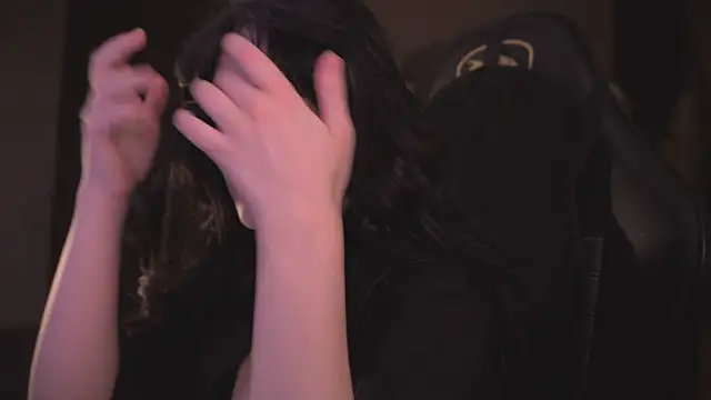 ELLIEJAY online show from September 28, 8:25 pm