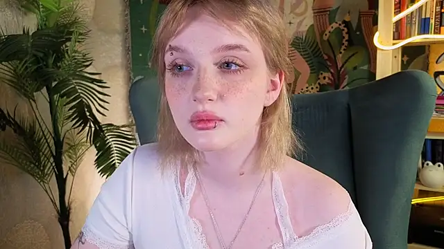 ELLIEJAY online show from April 10, 5:45 am