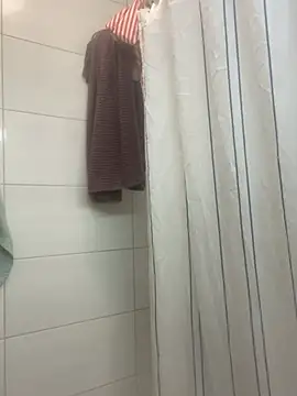 Snapshot of Elrubiolargo chatting on December 25, 2:13 pm Elrubiolargo online show from December 25, 2:13 pm