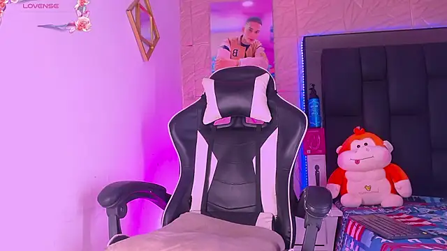 dilan alfonzo online show from February 25, 7:34 pm