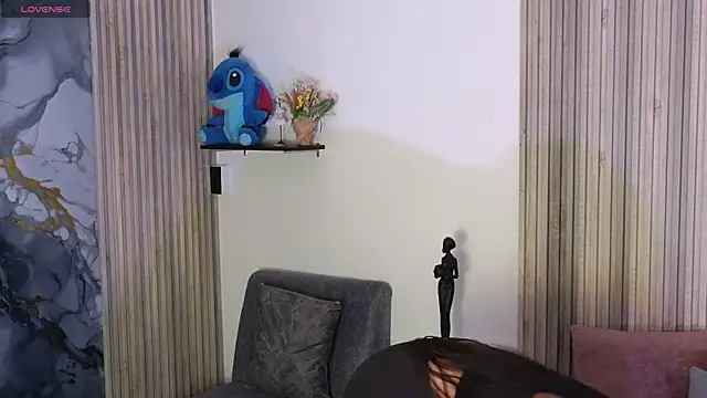 Snapshot of LissaWiild chatting on October 28, 1:25 pm LissaWiild online show from October 28, 1:25 pm