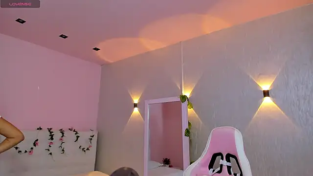 miagomezweb1 online show from January 18, 1:18 pm