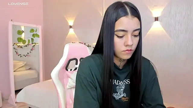 miagomezweb1 online show from February 15, 1:05 pm