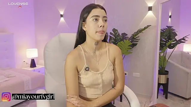 miagomezweb1 online show from September 23, 1:14 pm