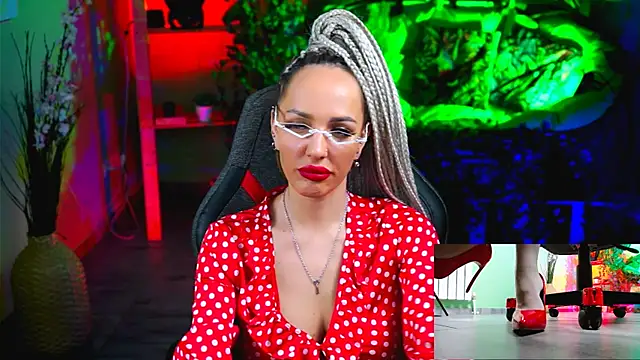Snapshot of MonicaMaxwel chatting on January 30, 12:16 pm MonicaMaxwel online show from January 30, 12:16 pm