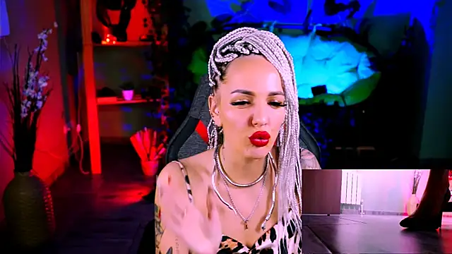 Snapshot of MonicaMaxwel chatting on February 7, 7:27 pm MonicaMaxwel online show from February 7, 7:27 pm