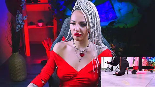 Snapshot of MonicaMaxwel chatting on February 19, 12:11 pm MonicaMaxwel online show from February 19, 12:11 pm