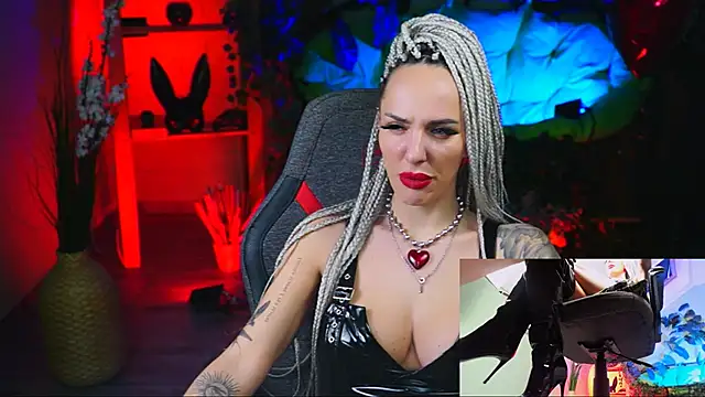 Snapshot of MonicaMaxwel chatting on February 19, 6:21 pm MonicaMaxwel online show from February 19, 6:21 pm
