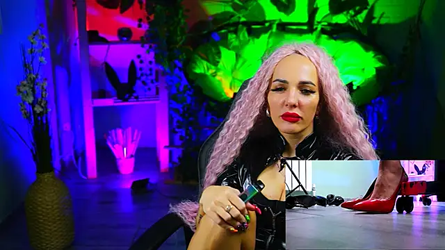 Snapshot of MonicaMaxwel chatting on March 22, 5:52 pm MonicaMaxwel online show from March 22, 5:52 pm