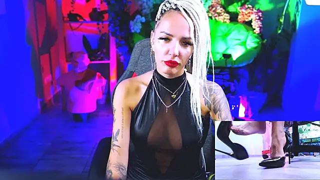 Snapshot of MonicaMaxwel chatting on September 15, 11:32 am MonicaMaxwel online show from September 15, 11:32 am