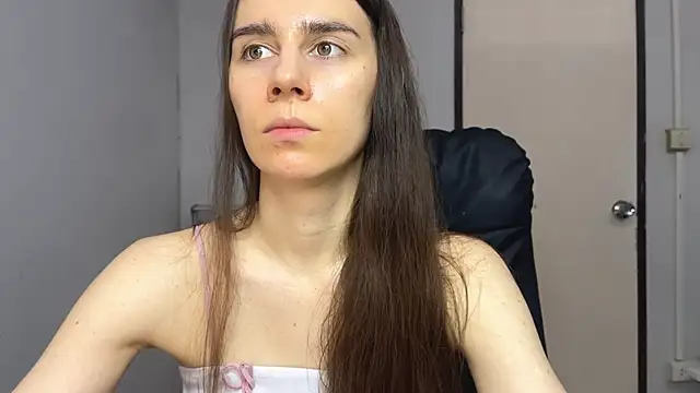 Snapshot of SassyJessi chatting on November 2, 4:04 am SassyJessi online show from November 2, 4:04 am