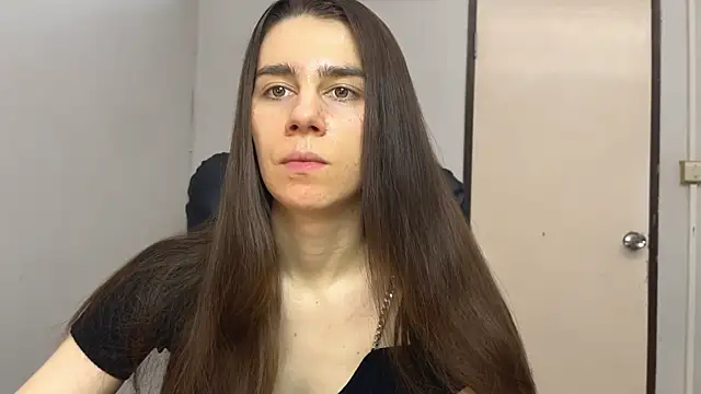 Snapshot of SassyJessi chatting on December 4, 4:11 am SassyJessi online show from December 4, 4:11 am