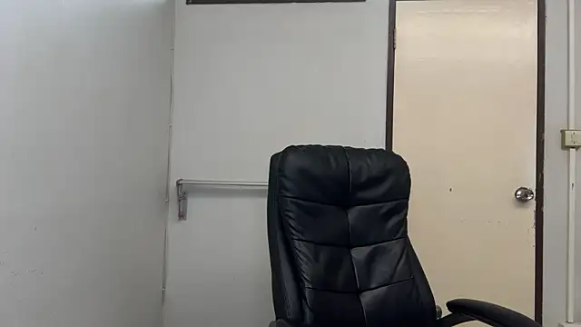 SassyJessi online show from March 10, 4:06 am