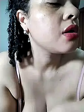 Snapshot of sweetpe chatting on December 8, 9:57 am sweetpe online show from December 8, 9:57 am