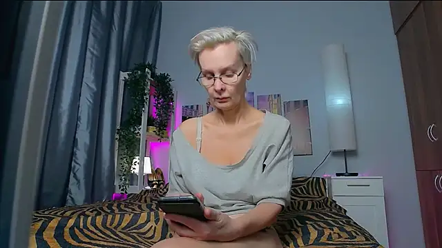 HelgaHimmell online show from January 31, 3:52 am