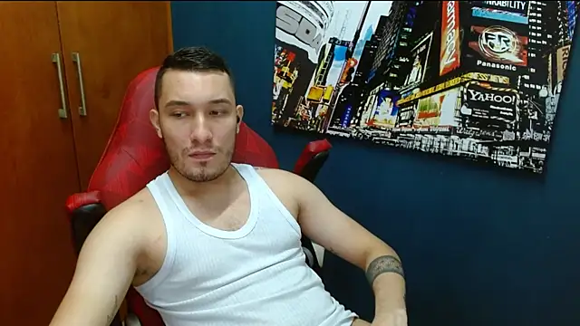 Snapshot of Airon_Blade chatting on December 6, 12:34 am Airon Blade online show from December 6, 12:34 am