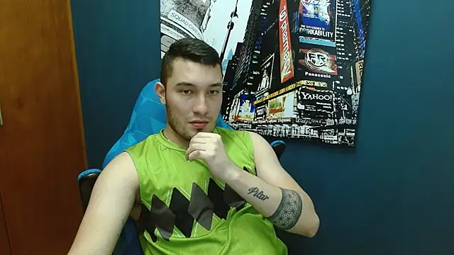 Snapshot of Airon_Blade chatting on January 22, 9:54 pm Airon Blade online show from January 22, 9:54 pm