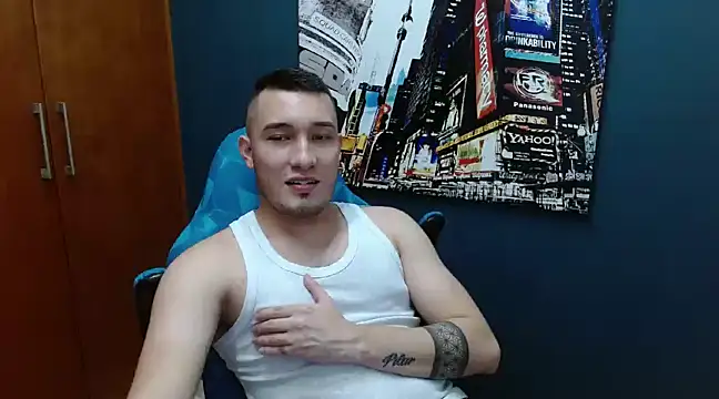 Snapshot of Airon_Blade chatting on January 27, 10:27 pm Airon Blade online show from January 27, 10:27 pm