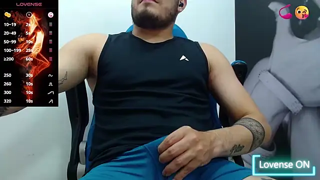 Snapshot of Airon_Blade chatting on September 19, 8:53 pm Airon Blade online show from September 19, 8:53 pm
