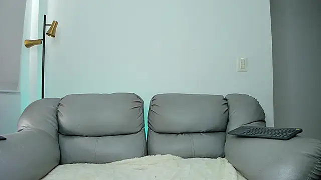 bellacarolainnn online show from June 7, 6:44 pm