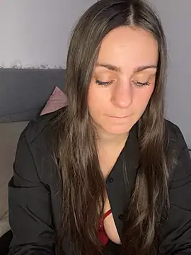 Snapshot of Loella-Rose chatting on December 10, 8:51 am Loella-Rose online show from December 10, 8:51 am