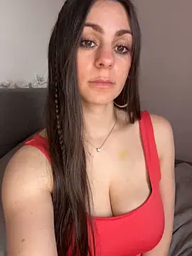 Snapshot of Loella-Rose chatting on March 21, 8:39 am Loella-Rose online show from March 21, 8:39 am